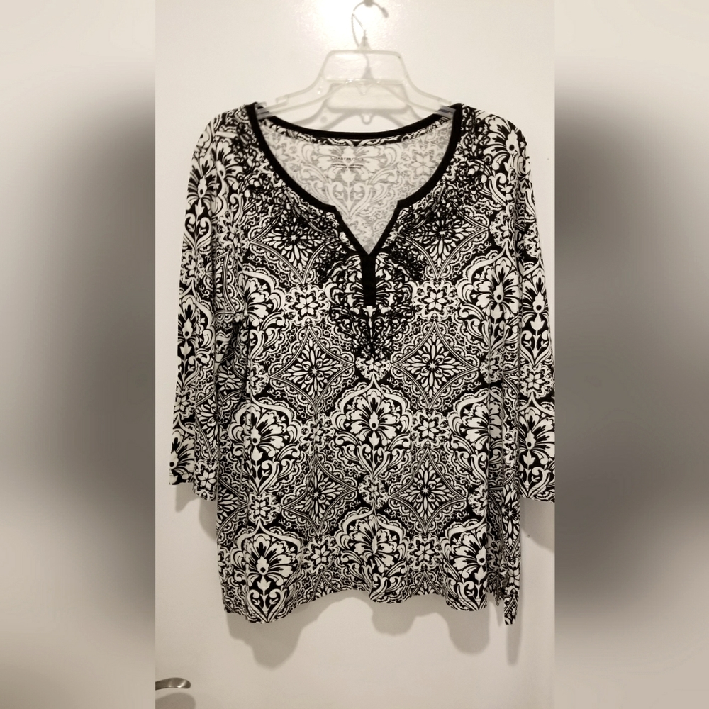 Charter Club v neck XL size top.